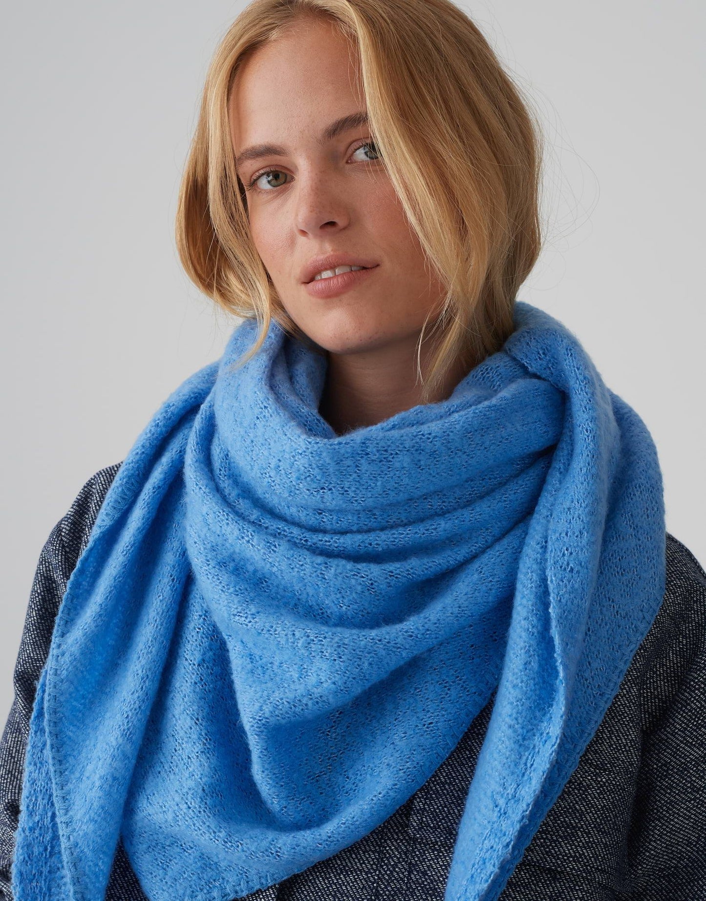 Opus Damen Schal Amadsi blau