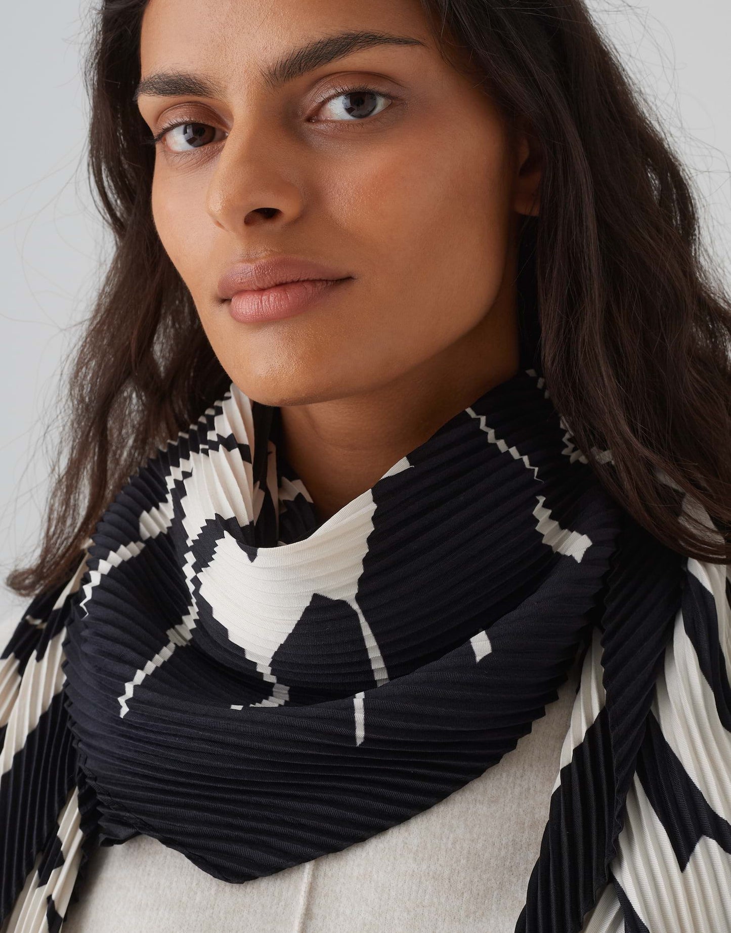 Opus Damen Tuch Awirla scarf beige