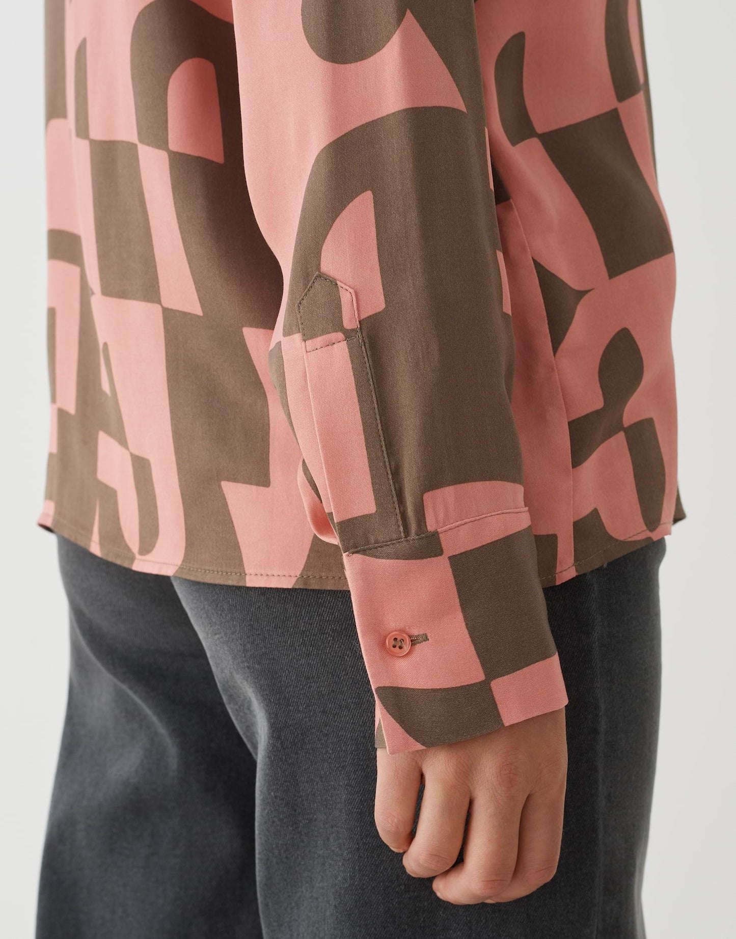 OPUS – Falkina bold