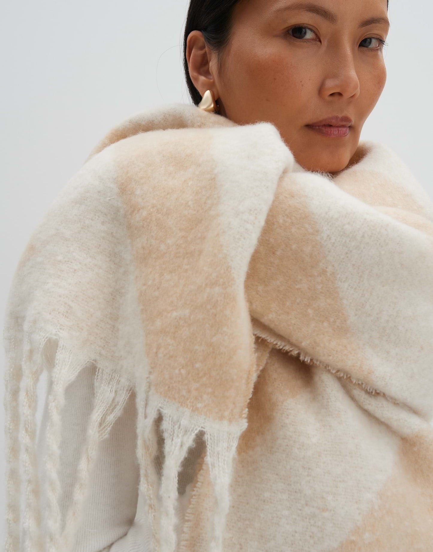 Binto scarf beige