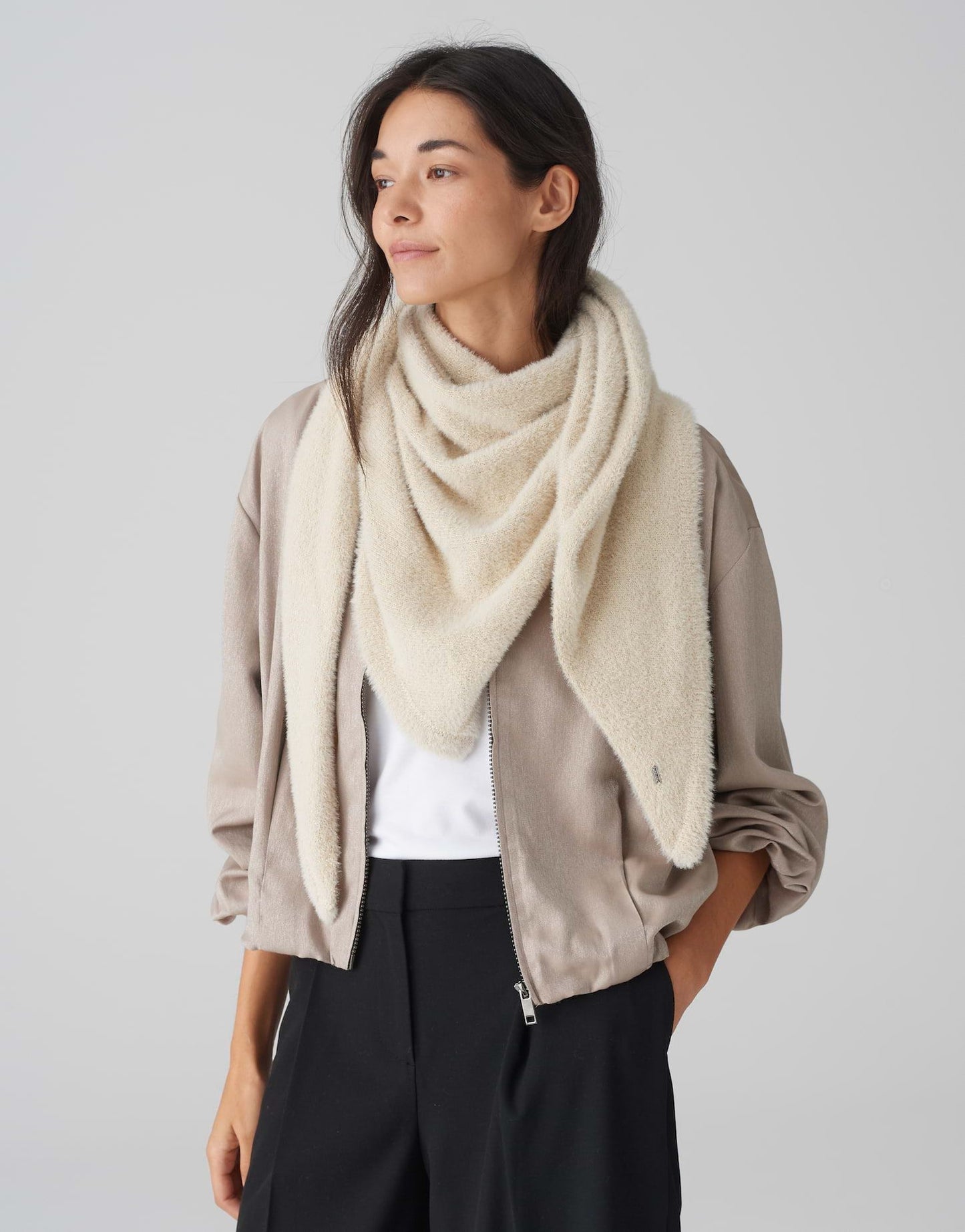 Awendi scarf beige