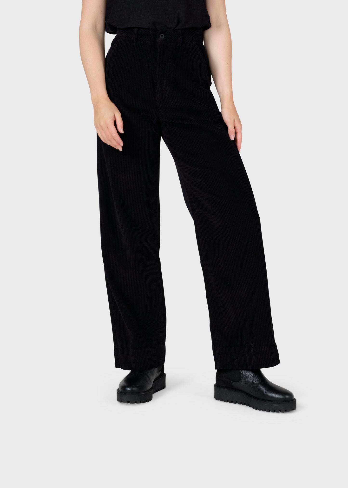 Lydia jumbo corduroy pants schwarz