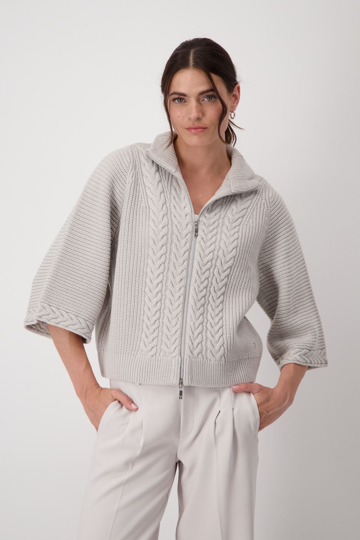 Monari Damen Strickjacke mit weiten Ärmeln in Beige 44 beige