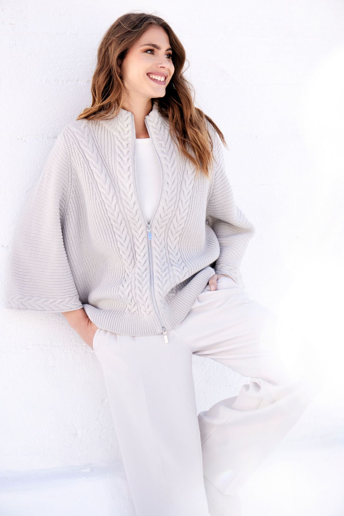 Monari Damen Strickjacke mit weiten Ärmeln in Beige beige