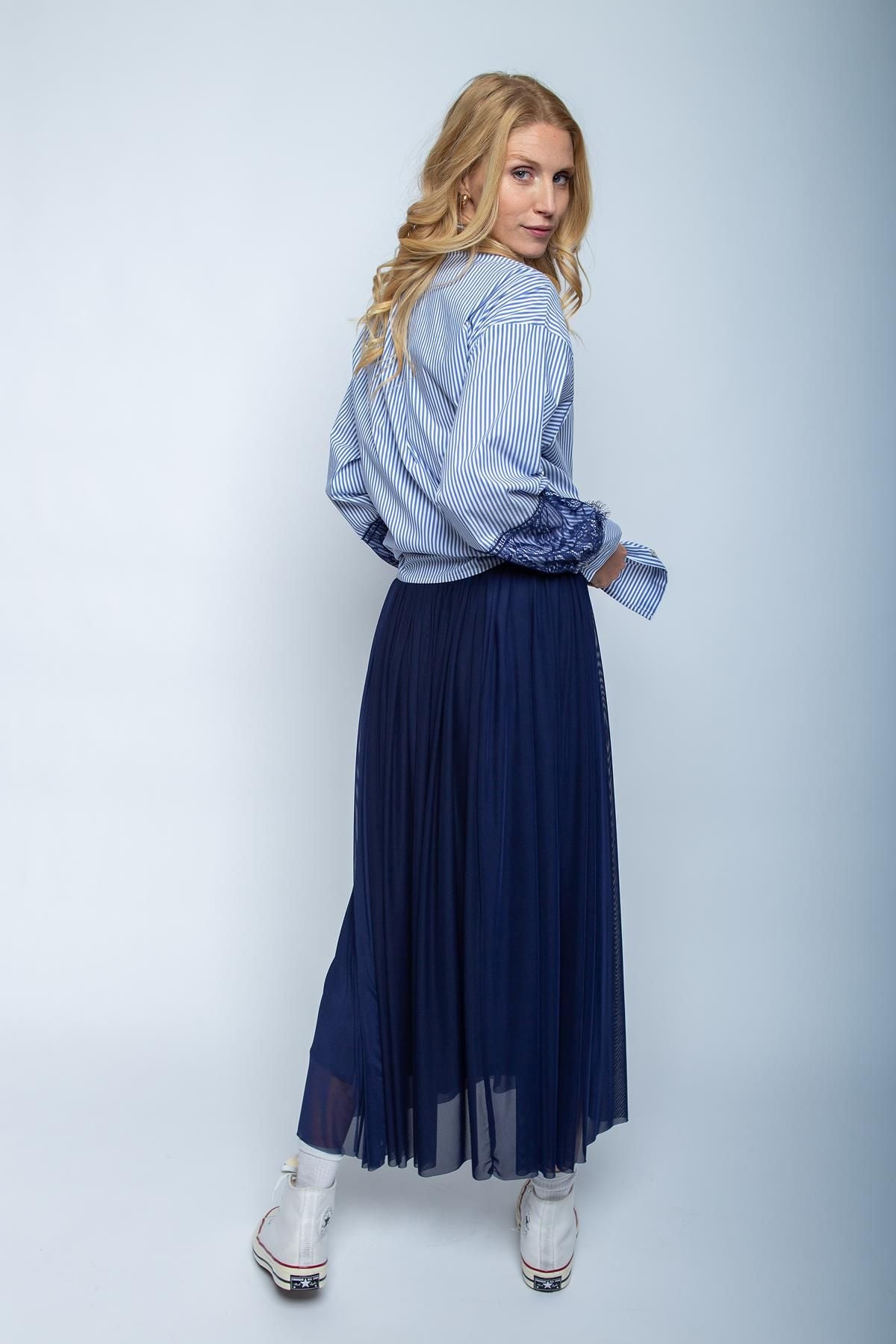 Emily van den Bergh Damen Rock blau