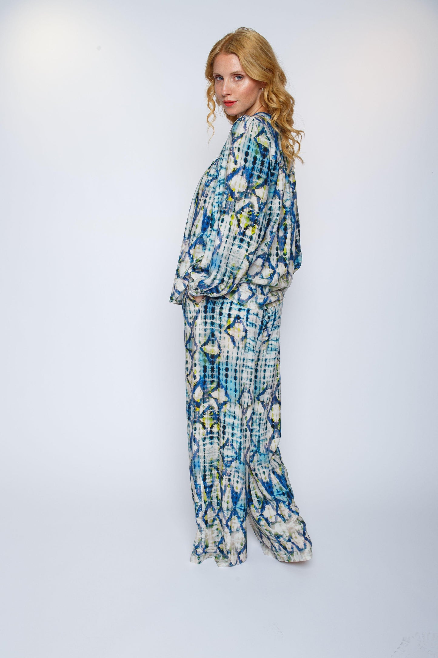 Emily van den Bergh Damen Hose blau