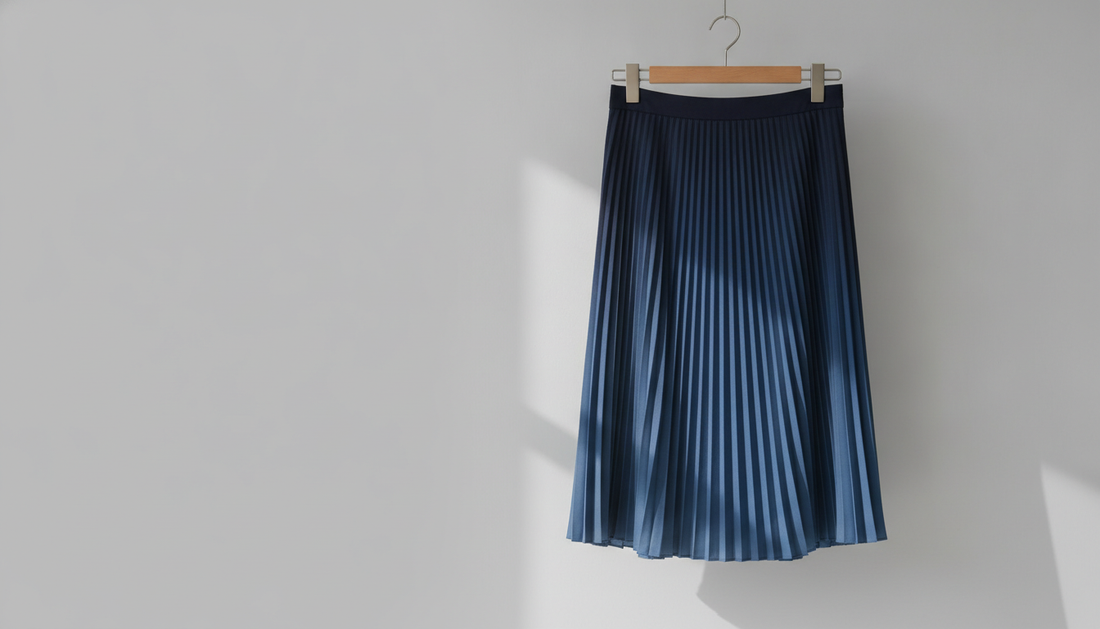 Blauer Opus-Plisseerock: Alltag und Smart Casual 2026
