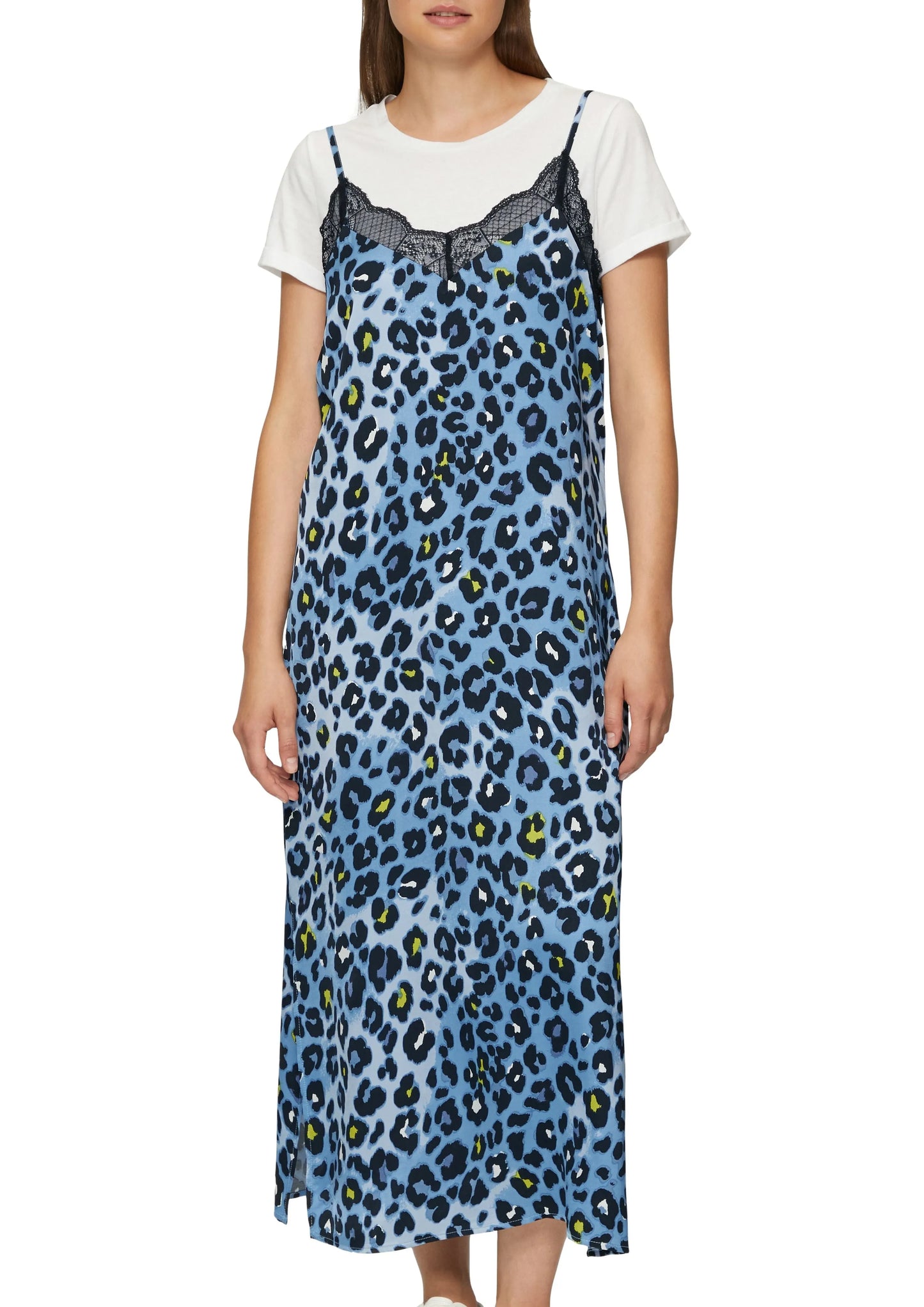 s.Oliver – Ärmelloses Kleid aus Satin in Blau