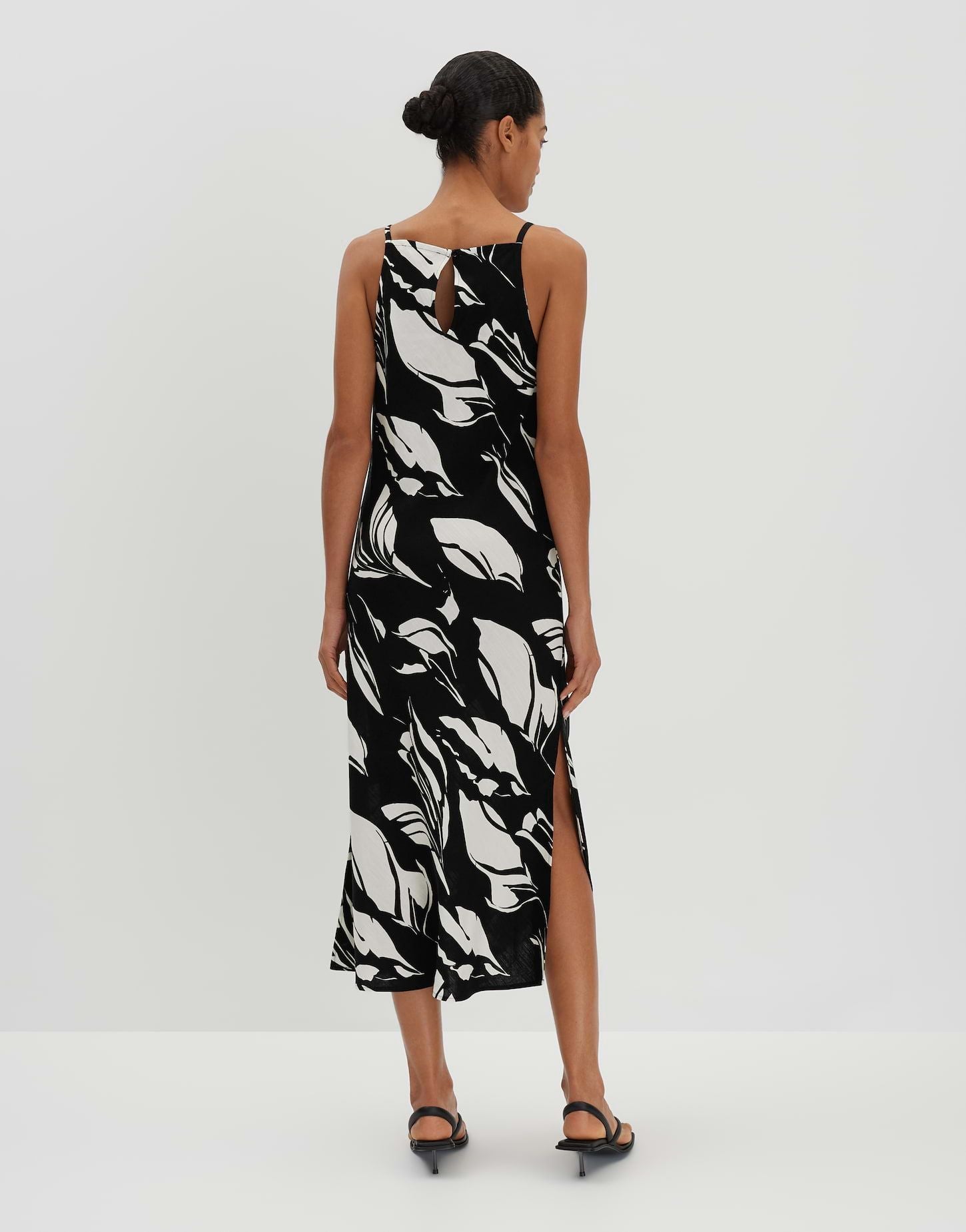 Someday Damen Kleid Qualeza floral schwarz