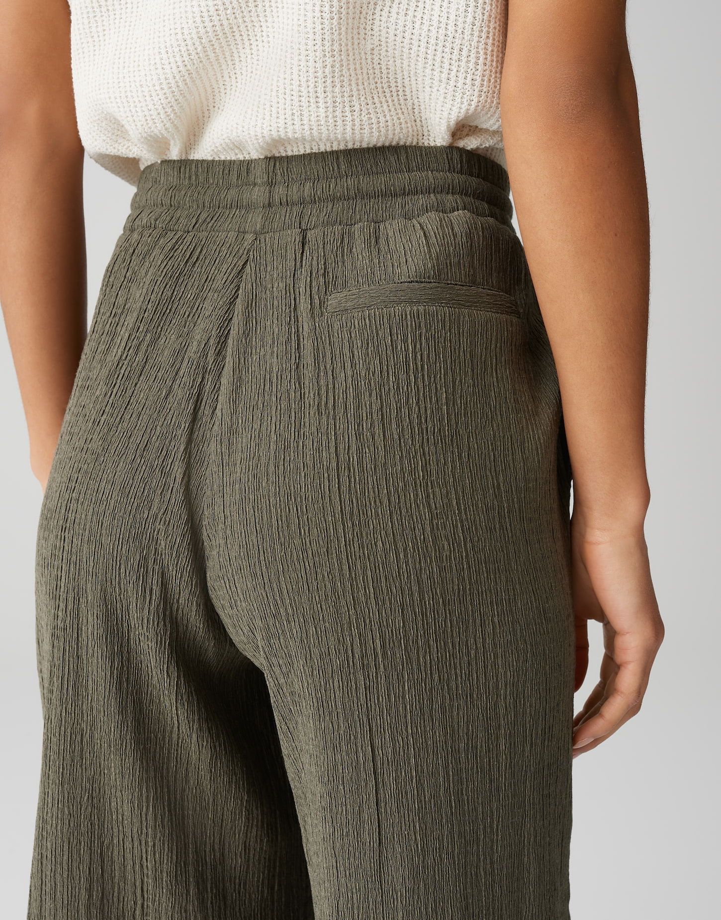 Opus Damen Hose Mileni crinkle grün