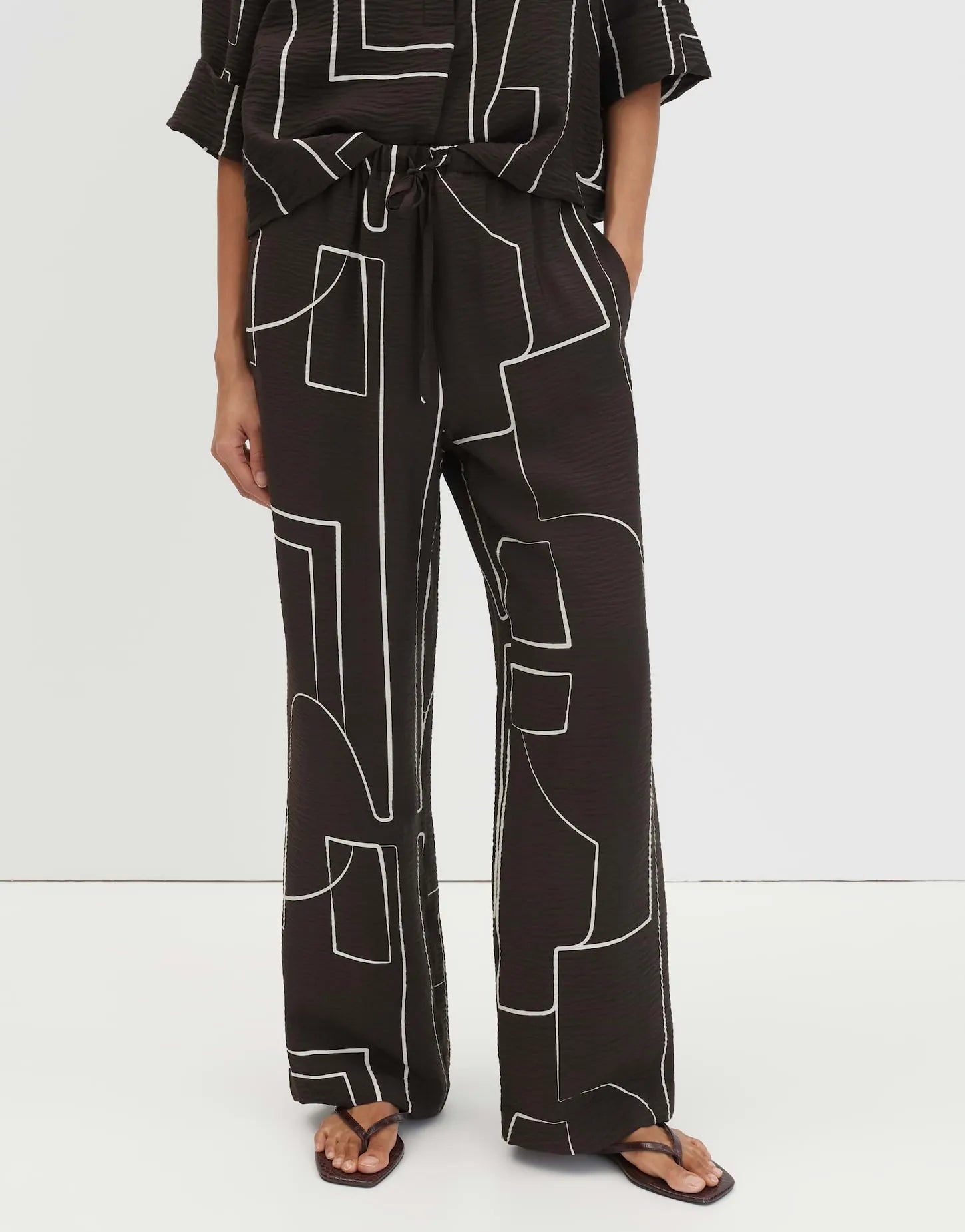 someday – Someday Damen Hose Cevil graphic