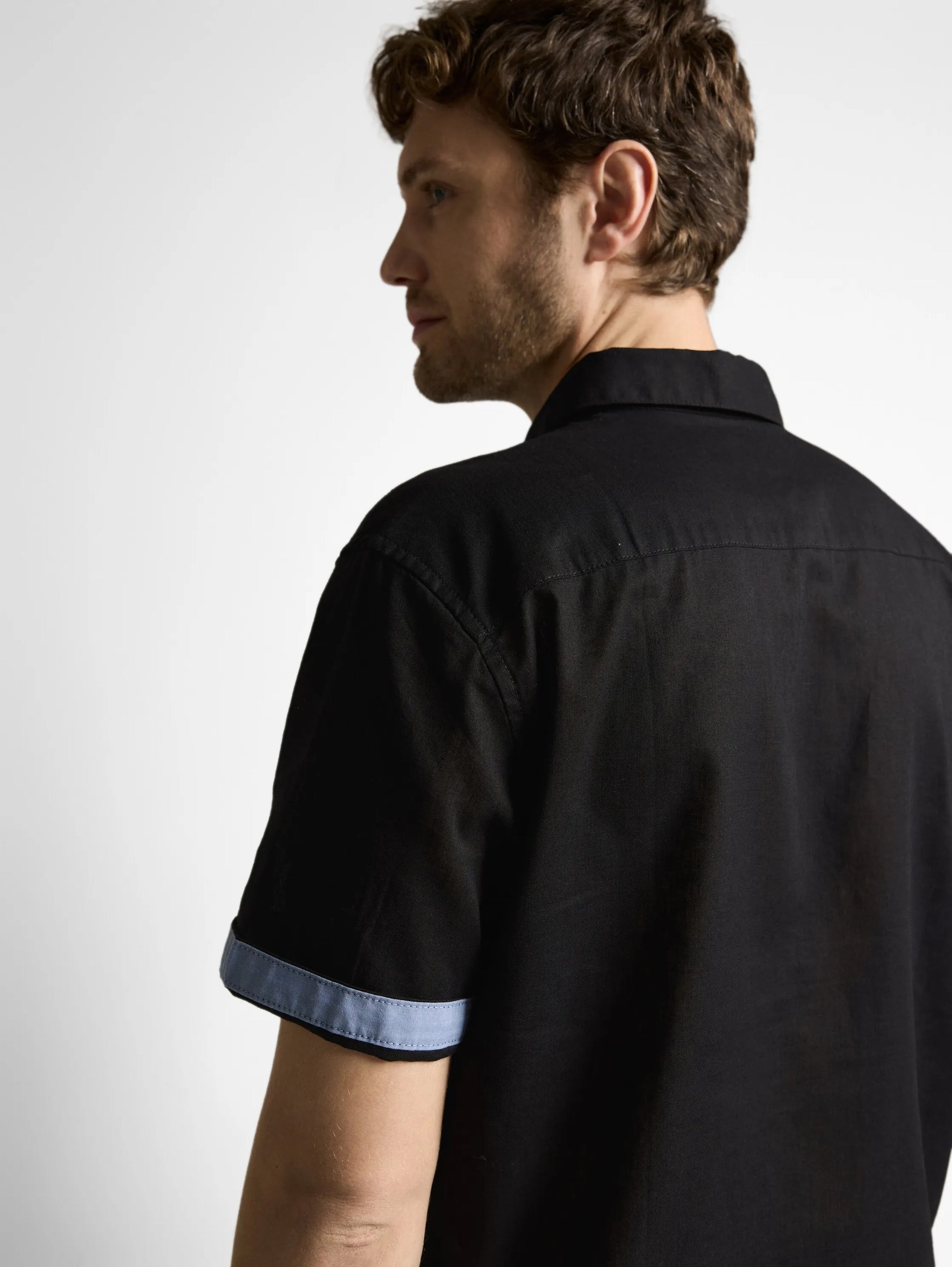 Regular Fit Kurzarmhemd mit Leinenanteil