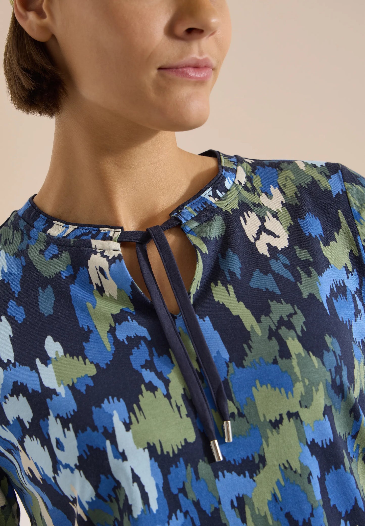 Cecil – T-Shirt mit Split Neck und Print