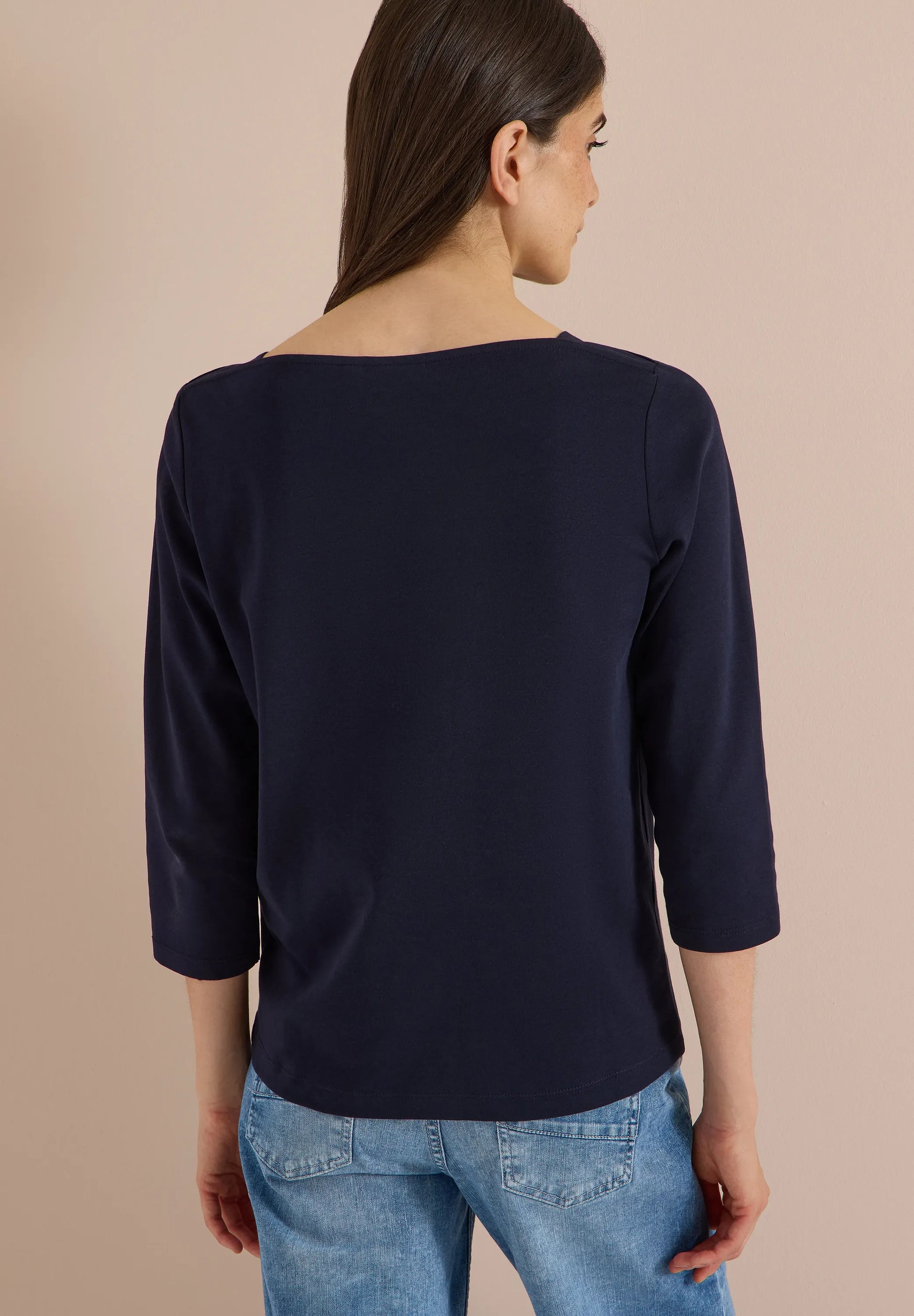 Basic Shirt mit U-Boot-Ausschnitt