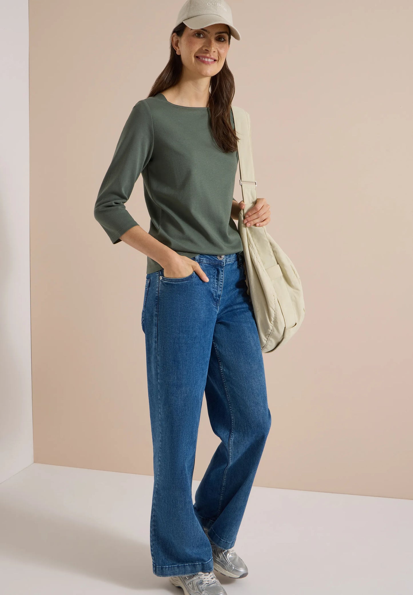 Basic Shirt mit U-Boot-Ausschnitt