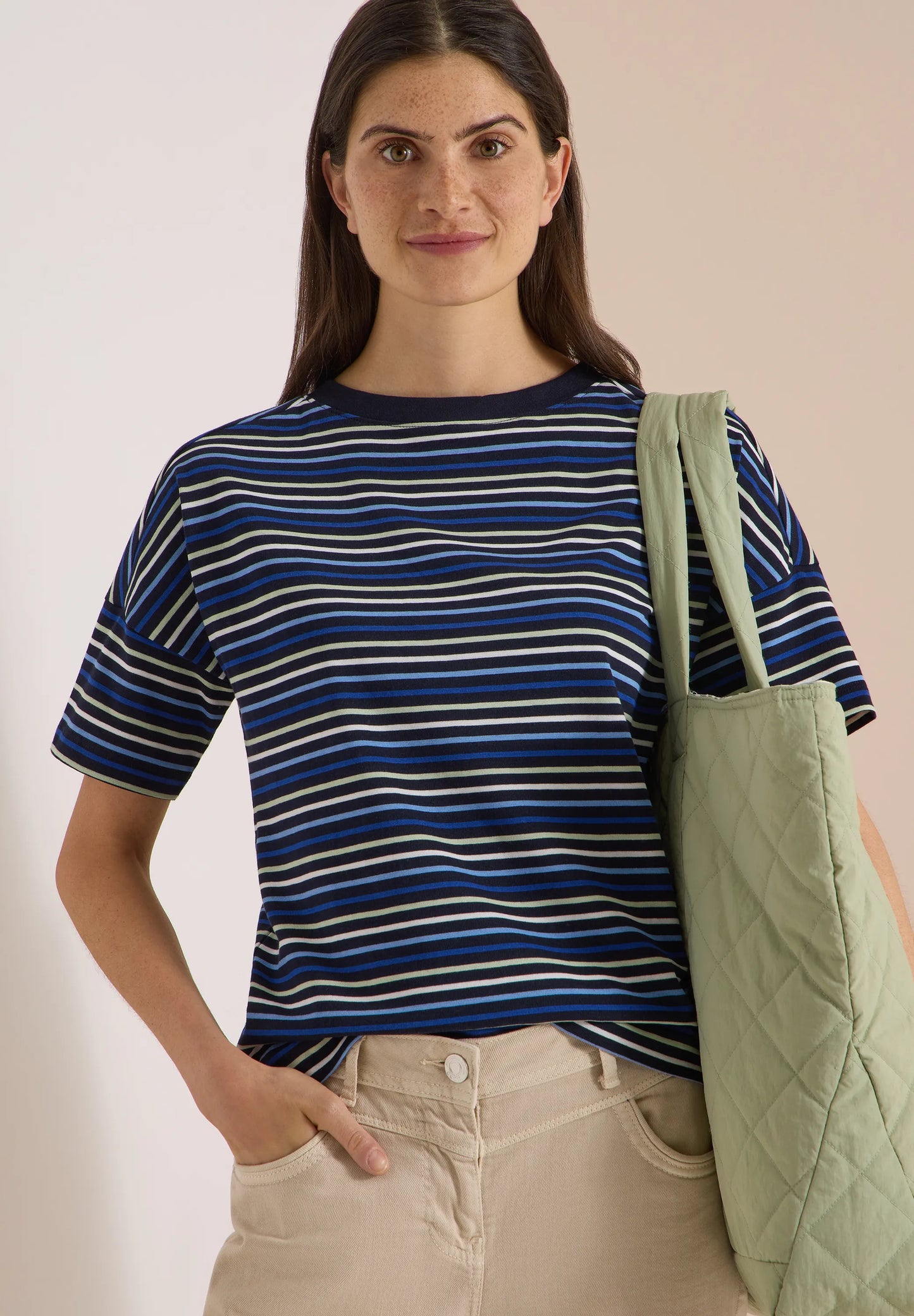 T-Shirt mit Multicolor Streifen